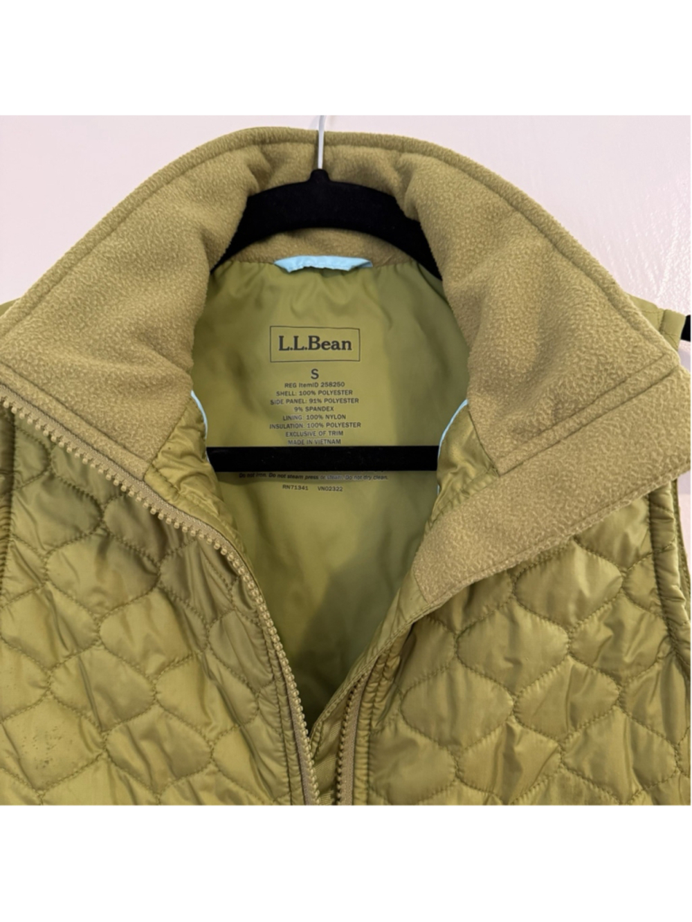 L.L. Bean Women’s Quilted Micro Puff Stretch Vest Size Small Green - Picture 7 of 7